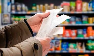 DEUDAS EN LAS FAMILIAS: ECONOMISTA PROPONE RECORTAR EN ALIMENTOS