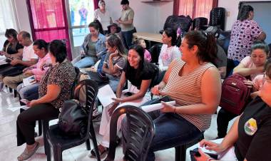VECINOS DE COLONIA POPULAR ACTUALIZARON SUS DATOS EN UN OPERATIVO DEL IPDUV
