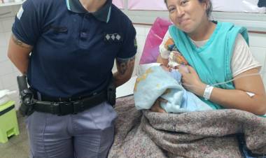 POLICÍAS ASISTIERON EN UN PARTO ESTA MADRUGADA