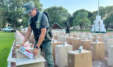 INCAUTARON 150.000 ATADOS DE CIGARRILLOS DE CONTRABANDO EN UN CAMIÓN PARAGUAYO SOBRE LA RUTA 11