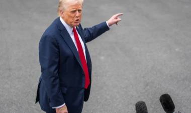 DONALD TRUMP AMENAZA CON UNA OFENSIVA “20 VECES MÁS FUERTE” SI IRÁN BLOQUEA EL ESTRECHO DE ORMUZ