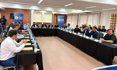 VÁZQUEZ REPRESENTÓ AL CHACO EN LA REUNIÓN FEDERAL DEL DEPORTE 2026