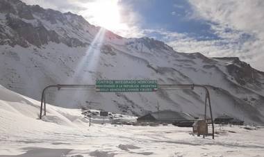 MENDOZA: CIERRAN EL PASO CRISTO REDENTOR HASTA NUEVO AVISO
