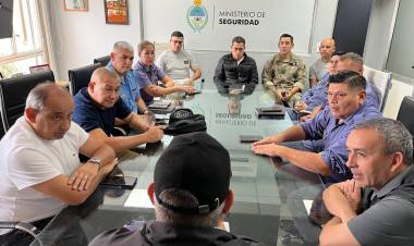 PROTOCOLO PREVENTIVO POR TORMENTAS EN RESISTENCIA: MATKOVICH COORDINÓ OPERATIVO CON TODA LA CÚPULA POLICIAL