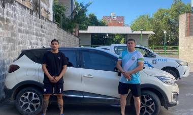 HALLAN UN AUTOMÓVIL ABANDONADO EN EL ESTACIONAMIENTO DE UN SUPERMERCADO: TENÍA PEDIDO DE SECUESTRO