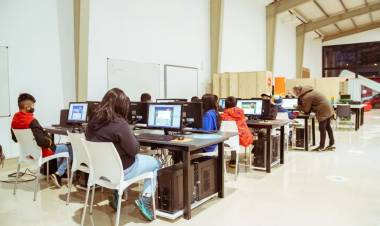 8 DE CADA 10 CHICOS DE PRIMARIA APROBARON A UN TUTOR IA ESCOLAR