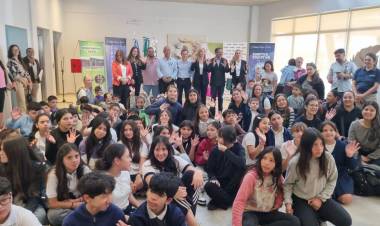 EDUCACIÓN PROMUEVE EL INTERÉS POR LA CIENCIA CON ACTIVIDADES PARA TODOS LOS NIVELES