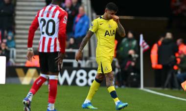 EMILIANO DIBU MARTÍNEZ TUVO UNA MOLESTIA EN EL CALENTAMIENTO Y CUTI ROMERO SALIÓ LESIONADO EN EL TOTTENHAM