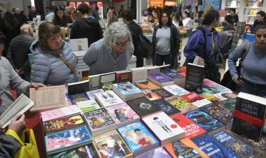 EL GOBIERNO EXIMIÓ DEL PAGO DE IMPUESTOS A LIBROS EXTRANJEROS QUE PARTICIPEN EN LA FERIA DEL LIBRO
