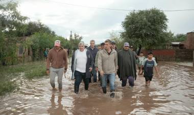EL GOBIERNO PROVINCIAL DESPLIEGA OPERATIVO DE ASISTENCIA EN LAS LOCALIDADES AFECTADAS POR LAS LLUVIAS