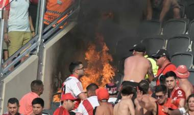 POR EL INCENDIO EN RIVER, SE PROHIBIÓ EL USO DE PAPELITOS EN LAS TRIBUNAS