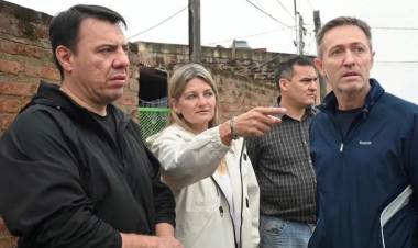 EL GOBIERNO ESTÁ EN EL ESPINILLO ASISTIENDO A LAS FAMILIAS AFECTADAS POR LAS LLUVIAS