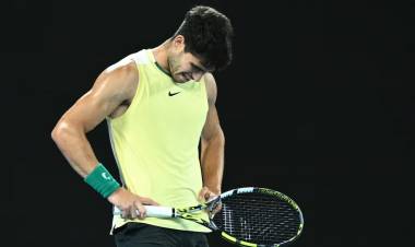 EL REY VERÁ CAER SU CORONA: CARLOS ALCARAZ ANUNCIÓ QUE NO JUGARÁ EN ROLAND GARROS