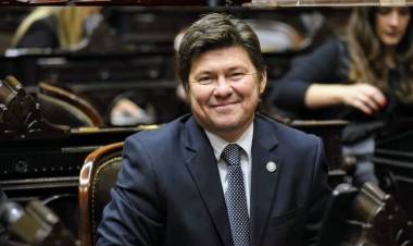 UN DIPUTADO LIBERTARIO RESPALDÓ A ADORNI Y ASEGURÓ QUE “ES UNO DE LOS FUNCIONARIOS MÁS IMPORTANTES” DEL GOBIERNO