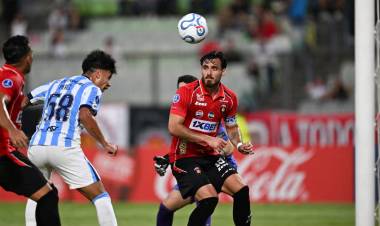 RACING TAMPOCO LE ENCUENTRA EL AGUJERO AL MATE EN LA SUDAMERICANA