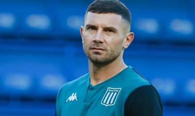 RACING Y LA INCÓGNITA DE ADRIÁN MARTÍNEZ PARA ENFRENTAR A HURACÁN