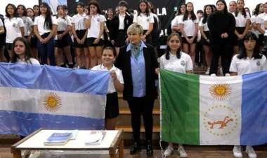 EDUCACIÓN: ESTUDIANTES CHAQUEÑOS PROMETERÁN LEALTAD A LA CONSTITUCIÓN NACIONAL Y PROVINCIAL