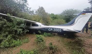 AVIÓN DE BANDERA BOLIVIANA SE PRECIPITÓ A TIERRA Y SUS TRIPULANTES HUYERON