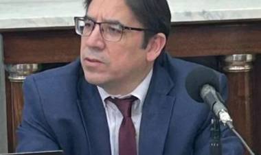 “SE PUEDEN JUNTAR 5 MILLONES DE PERSONAS, PERO LA RESTRICCIÓN PRESUPUESTARIA SIGUE ESTANDO AHÍ”, DIJO ÁLVAREZ