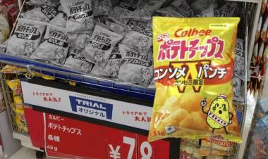 JAPÓN SE QUEDÓ SIN TINTA COLOR E IMPRIME EN BLANCO Y NEGRO LOS PAQUETES DE SNACKS: QUÉ PASÓ