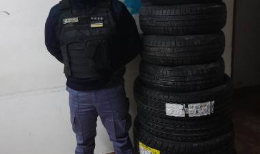 OPERATIVO VIAL: AGENTES INCAUTAN OCHO NEUMÁTICOS DE PROCEDENCIA EXTRANJERA