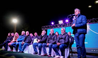 CAMPO LARGO: ZDERO INAUGURÓ NUEVAS CUADRAS DE PAVIMENTO URBANO Y DESTACÓ EL CRECIMIENTO DE LA LOCALIDAD