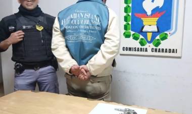 VIAJABA EN MOTO POR CHARADAI CON UN REVÓLVER Y SIETE CARTUCHOS: LO FRENARON Y DEMORARON