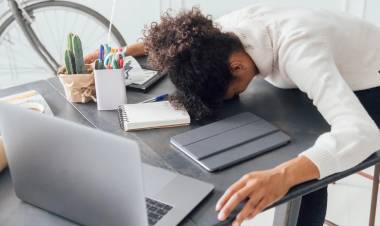 CAEN LOS NIVELES DE FELICIDAD Y CRECE EL ESTRÉS, SEGÚN UN NUEVO ESTUDIO