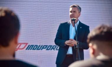 HERMOSO CAMPO: ZDERO INAUGURÓ INDUPORC Y LLAMÓ A “SOÑAR EN GRANDE” PARA TRANSFORMAR LA PROVINCIA