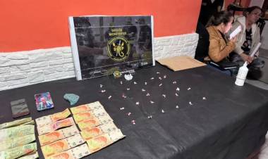 DETUVIERON A UNA MUJER Y SECUESTRARON COCAÍNA LISTA PARA SU COMERCIALIZACIÓN