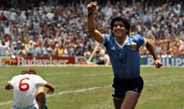 A 40 AÑOS DE LA OBRA MÁXIMA DE MARADONA ANTE INGLATERRA: LA TARDE EN LA QUE DIEGO TOCÓ EL CIELO CON LAS MANOS