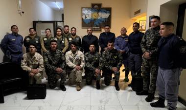LA CÚPULA POLICIAL RECIBIÓ AL EQUIPO DE BÚSQUEDA QUE ENCONTRÓ A JONATHAN BLANCO