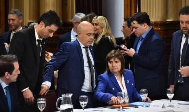 EL GOBIERNO ASEGURA QUE EL PRO NO TIENE LOS VOTOS NECESARIOS PARA TRATAR LA INTERPELACIÓN A ADORNI