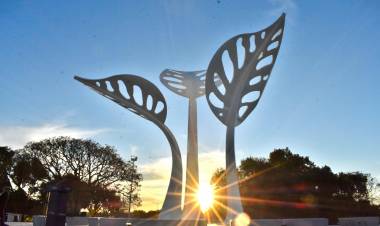 UN NUEVO SÍMBOLO PARA LA DEMOCRACIA: SE INAUGURÓ EL ESPACIO DE “LOS TRES PODERES DEL ESTADO”