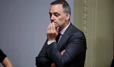 ADORNI CONTINUARÁ CON CUSTODIA OFICIAL MIENTRAS LA JUSTICIA INVESTIGA SU PATRIMONIO