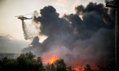 INCENDIO FORESTAL DEJA DECENAS DE VÍCTIMAS EN EL SUR DE ESPAÑA