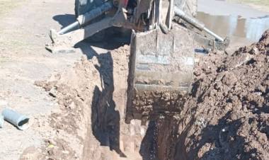 COLONIA POPULAR: SAMEEP REPARÓ UNA CAÑERÍA CLAVE Y NORMALIZÓ EL SERVICIO DE AGUA POTABLE
