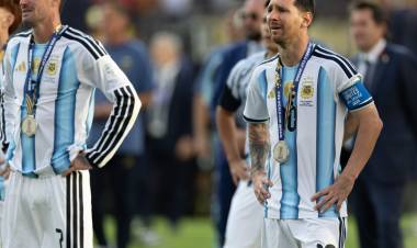 LA SELECCIÓN ARGENTINA REGRESA AL PAÍS, PERO SIN MESSI