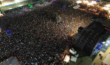 MÁS DE 95 MIL PERSONAS VIVIERON UNA NOCHE HISTÓRICA EN EL SÉPTIMO DÍA DE LA BIENAL INTERNACIONAL DE LAS ESCULTURAS 2026