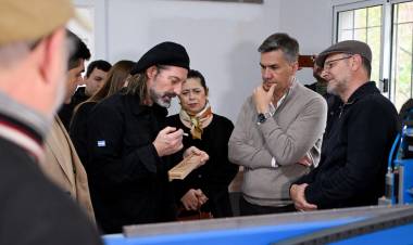 CHACO CONSOLIDA UN PROYECTO CULTURAL ÚNICO CON LA PRIMERA FÁBRICA-ESCUELA DE ACORDEONES