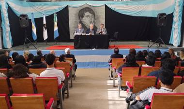 ESTUDIANTES CHAQUEÑOS REIVINDICARON EL LEGADO DE BELGRANO EN UN CONVERSATORIO SOBRE EDUCACIÓN, PATRIA Y CIUDADANÍA