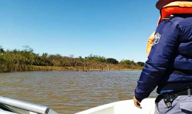 HALLARON UN CUERPO EN EL PARANÁ Y CRECE LA INCERTIDUMBRE POR LOS DOS CHAQUEÑOS DESAPARECIDOS