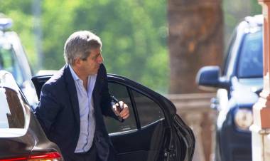 EL GOBIERNO VUELVE AL MERCADO Y BUSCARÁ MENOS DÓLARES PARA SUS CUENTAS