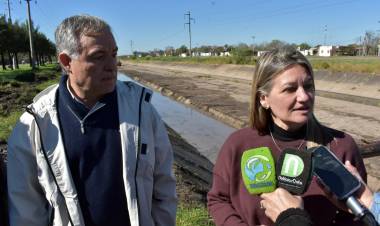 EL GOBIERNO PROVINCIAL AVANZA CON LA LIMPIEZA INTEGRAL DEL CANAL DE SOBERANÍA PARA PREVENIR ANTE EL FENÓMENO EL NIÑO