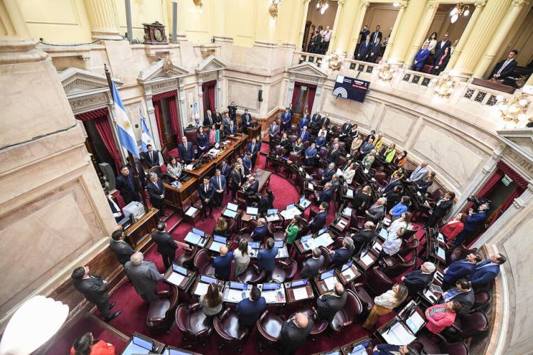 LA PUJA POR LOS ARTÍCULOS MÁS RESISTIDOS DE LAS BASES ANTE UNA SESIÓN CON FINAL ABIERTO