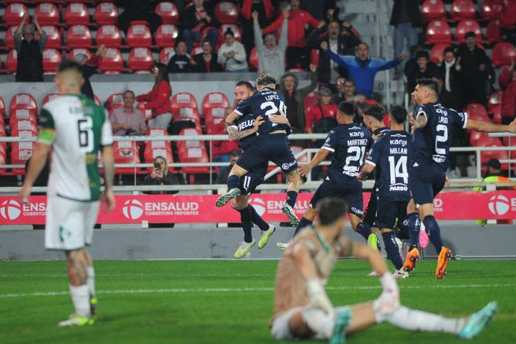 INDEPENDIENTE SUPERÓ A BANFIELD Y FESTEJÓ POR PRIMERA VEZ EN LA LIGA PROFESIONAL