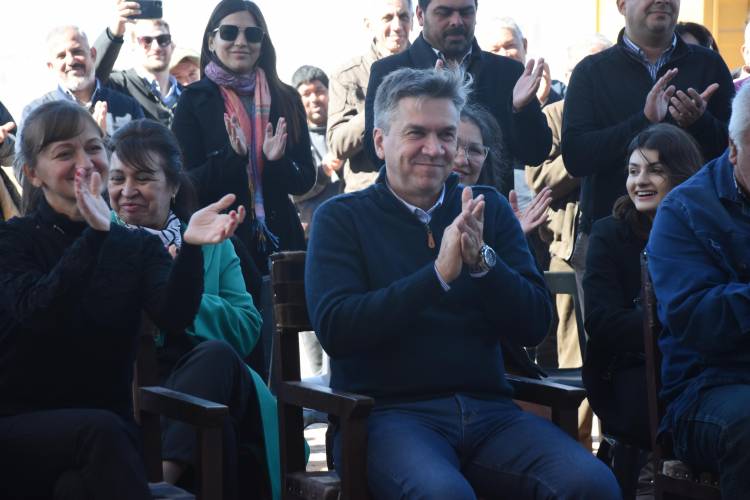 EL GOBERNADOR HABILITÓ LA NUEVA PLANTA DESMOTADORA SAN BERNARDO SRL