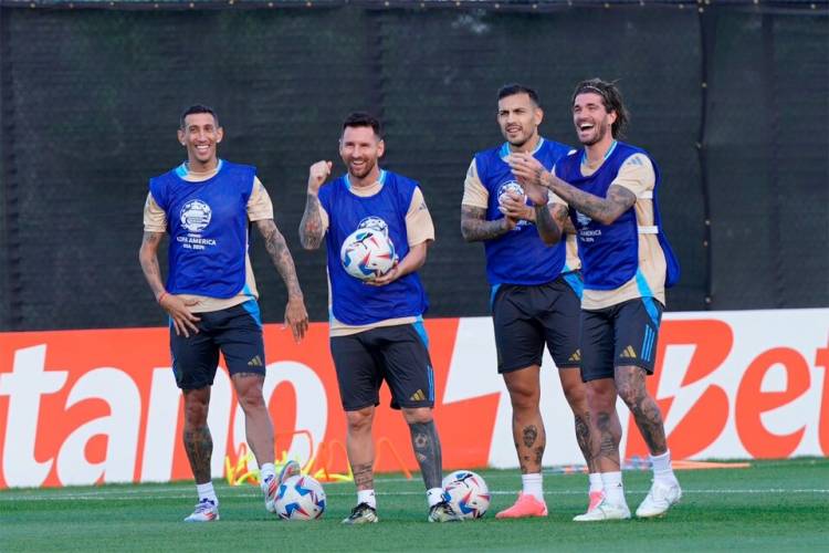 MARCOS ACUÑA QUEDÓ DESCARTADO Y MESSI NO SE ENTRENÓ 