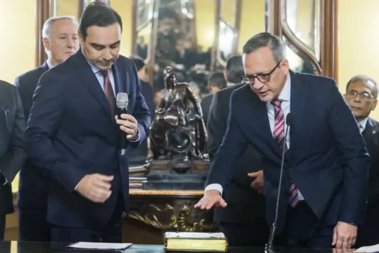 ASUMIÓ EL NUEVO MINISTRO DE SEGURIDAD Y EL GOBERNADOR HABLÓ DEL CASO LOAN