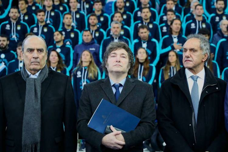 MILEI SE SUBE AL ÉXITO DE LA SCALONETA PARA VENDER LOS CLUBES